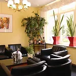 Hotel Budget Trianon 2*