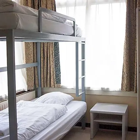 Hotel Budget Trianon 2*