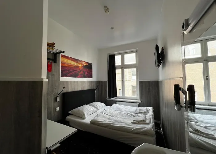 Budget Trianon Hotel