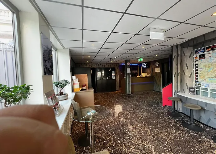 Budget Trianon Hotel