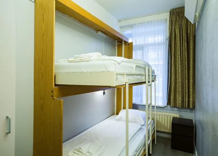 Budget Trianon Hotel 2*