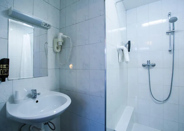 Hotel Budget Trianon 2*