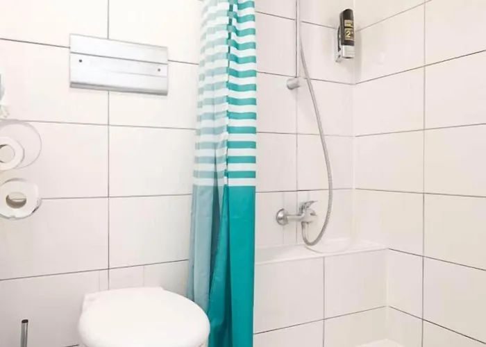 Hotel Budget Trianon 2*